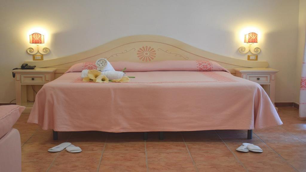 Hotel Montiruju Santa Maria Coghinas Экстерьер фото