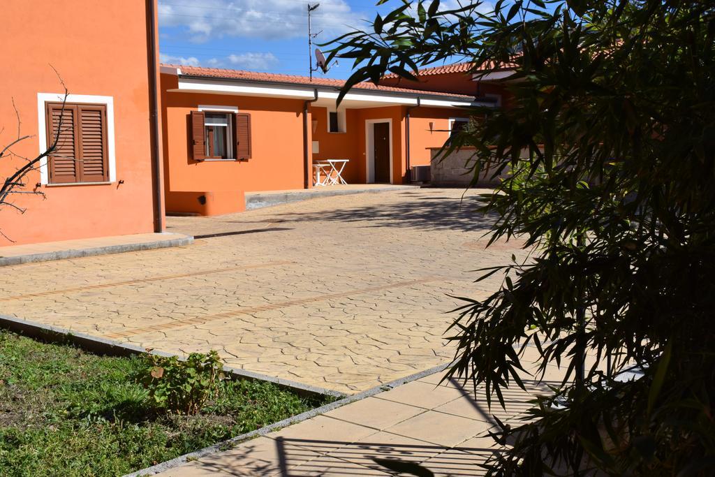 Hotel Montiruju Santa Maria Coghinas Экстерьер фото
