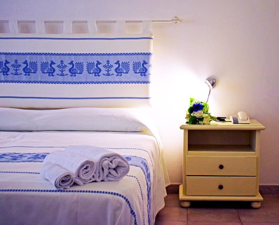 Hotel Montiruju Santa Maria Coghinas Экстерьер фото